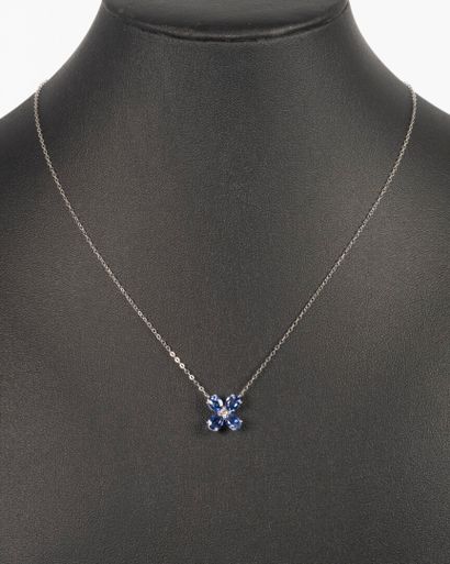 Collier en or blanc 750°/.(18K) 1g90 orné...