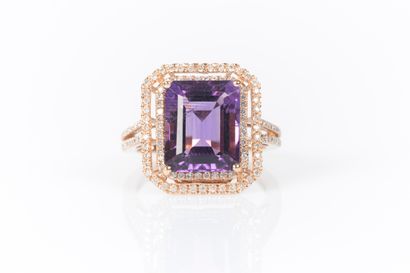 Art Deco style ring with cut sides in 18K...