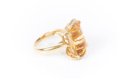 Yellow gold ring 750°/.(18K) 8g80 set with...