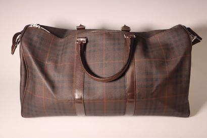 BURBERRYY. Sac de voyage en toile enduite....