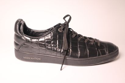 Louis VUITTON. Paire de sneakers imitation...