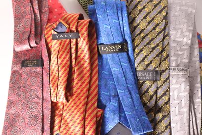 Ensemble de 10 cravates, dont : KENZO, LACROIX,...