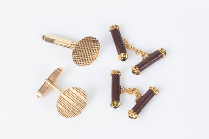 Paire de boutons de manchettes en or jaune...