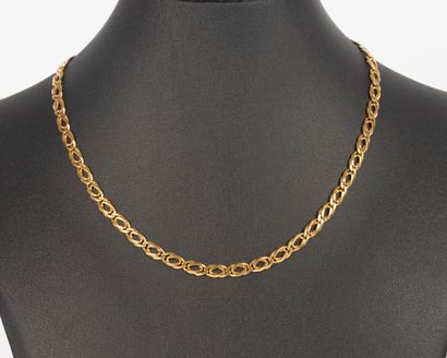 Necklace that can form a double bracelet...