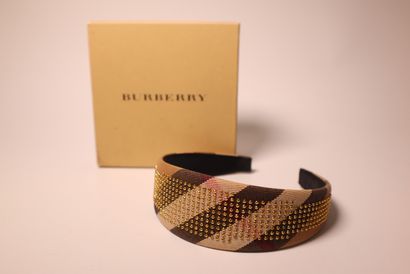 BURBERRY. Serre tête en tissus et strass....