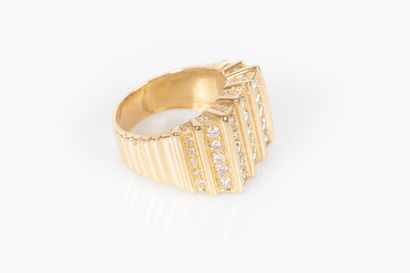 Bague chevalière en or jaune 18K 750 millièmes...