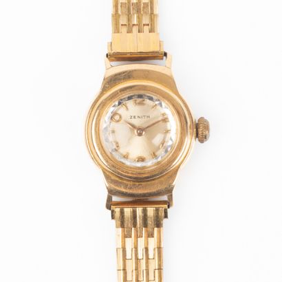 ZENITH. Montre de dame en or jaune, bracelet...