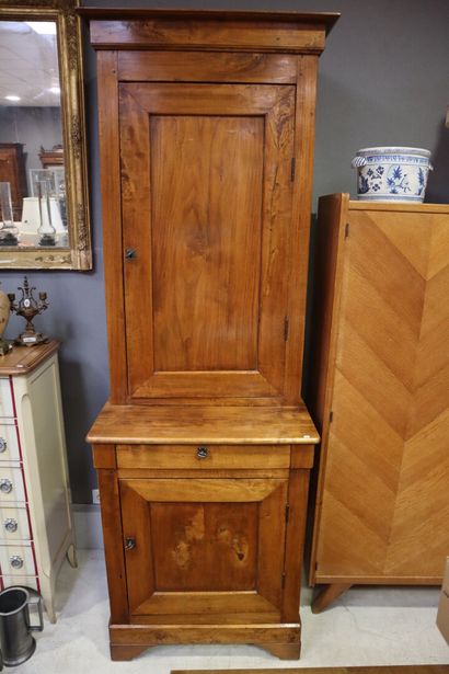 2-piece fruitwood cabinet, opening with 1...