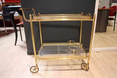 Desserte roulante en métal doré, et 2 plateaux...