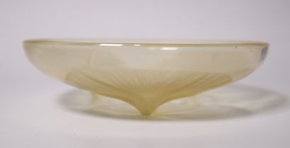 René LALIQUE (1860-1945). Yellow crystal...