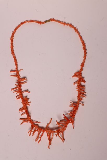 Pink coral necklace. Long