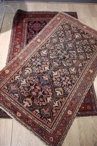 2 Oriental wool rugs 200 x 130 cm (worn)