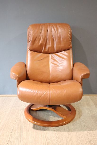 Pair of recliners with footrest, natural...