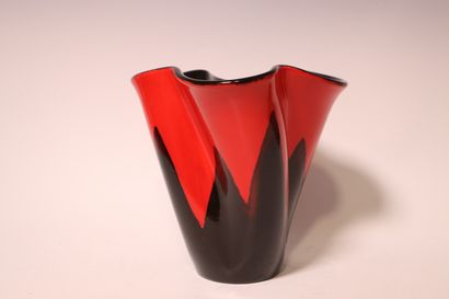 ELCHINGER (1834-2016). France. Vase en céramique...