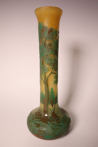 Vase in green and yellow-tinted multi-layered...