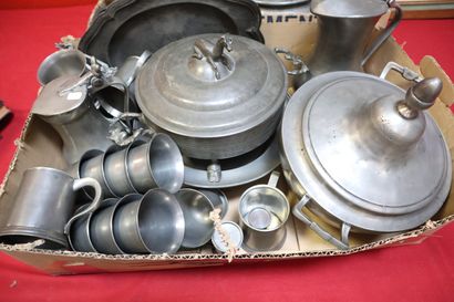 Set of pewter, including: Pourers, measures,...