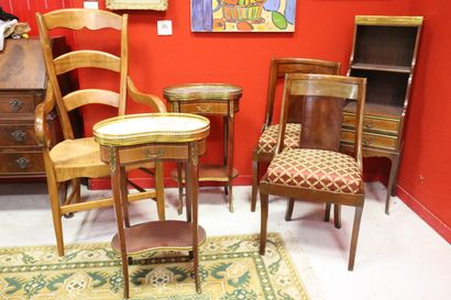 Set of small furniture: 2 kidney-shaped tables...