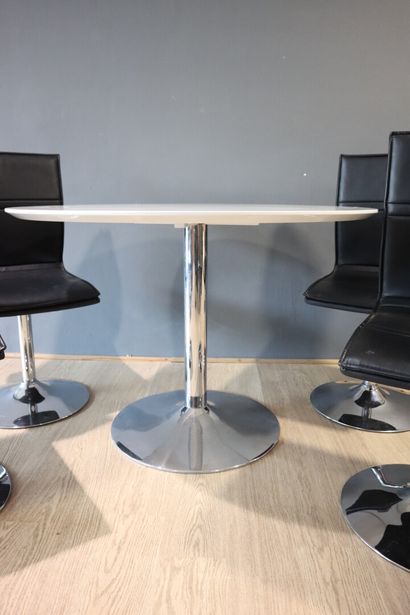 Ensemble de mobilier de repas, comprenant...