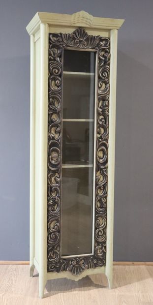 Green lacquered wood display case opening...