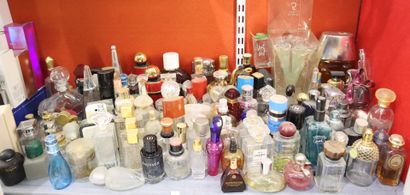 Set of perfume bottles and miniatures
