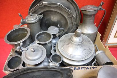 Set of pewter, including: Pourers, measures,...