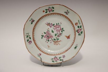 CHINA, Compagnie des Indes. Porcelain plate...