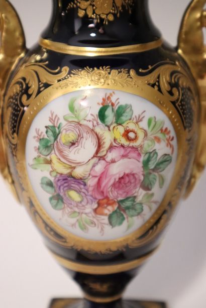 Pair of baluster vases in blue and gold porcelain,...