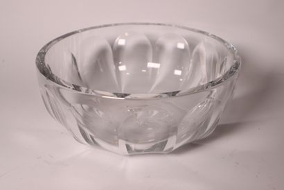 BACCARAT. Crystal bowl. Height 10 cm, diameter...