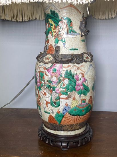 CHINA. Pair of Nankin vases, in crackled...