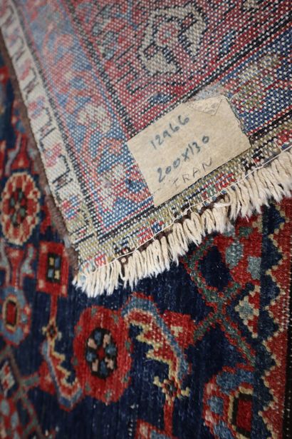 2 Oriental wool rugs 200 x 130 cm (worn)