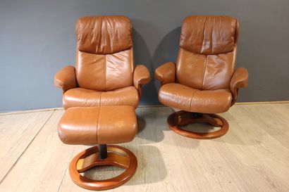 Pair of recliners with footrest, natural...