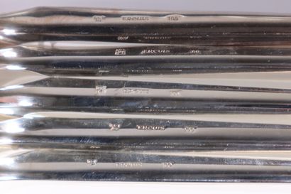 Part of an ERCUIS household set, including:...