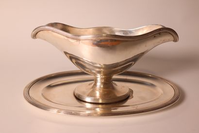 Sauce boat in Minerve hallmarked silver....