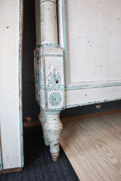 Single bed in white and blue lacquered natural...