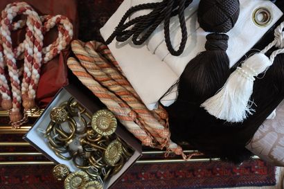 Set of curtains, double curtains, tiebacks,...