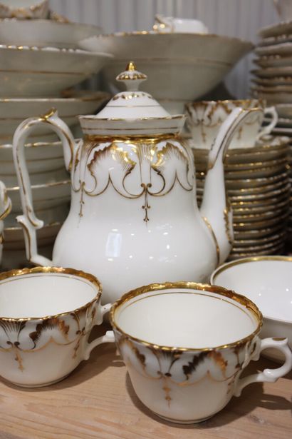 Paris white and gold porcelain dinner service...