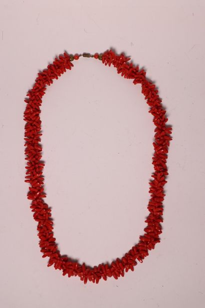 Coral necklace. Long. 