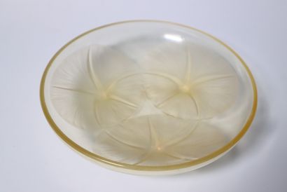 René LALIQUE (1860-1945). Yellow crystal...