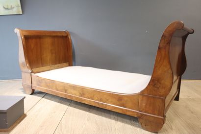 Lit de repos en bois naturel. Haut. 89 x...