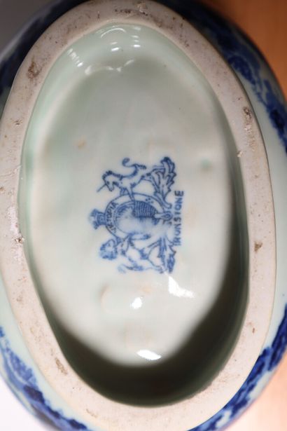 Set of porcelain trinkets, including: cups,...