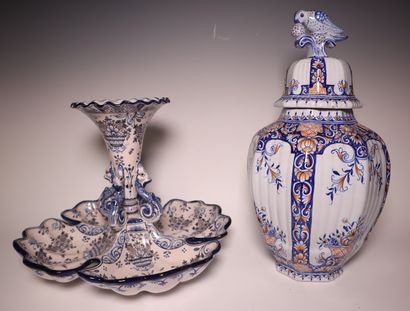 Centerpiece (height 26 cm) and covered vase...