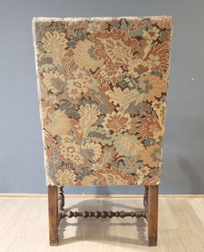 Armchair in natural wood. Louis XIV period...