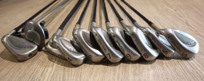 Sac de golf de marque Bag boy et 11 club...