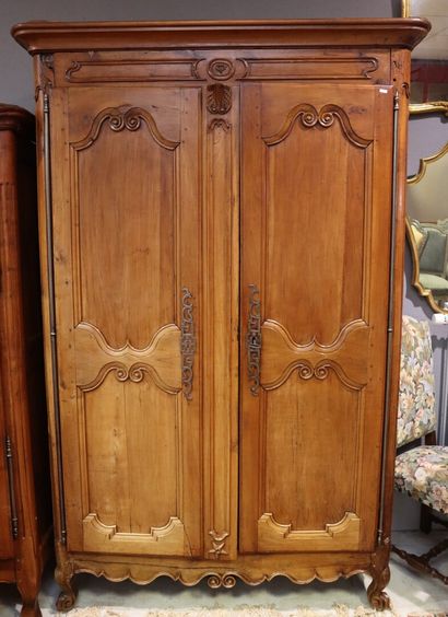 Cabinet in fruitwood. (accidents) Height:...
