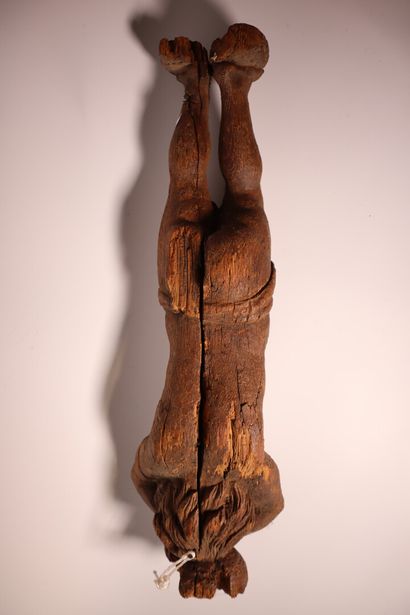 Petit atlante. Sculpture en bois naturel....