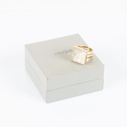 LALIQUE. Ring in gilt metal, 