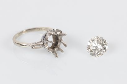 Platinum and white gold ring set with a round...