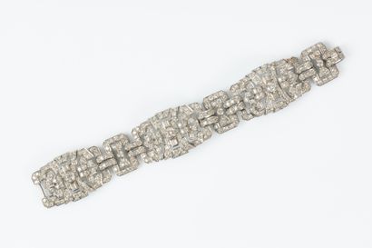 Articulated platinum bracelet composed of...