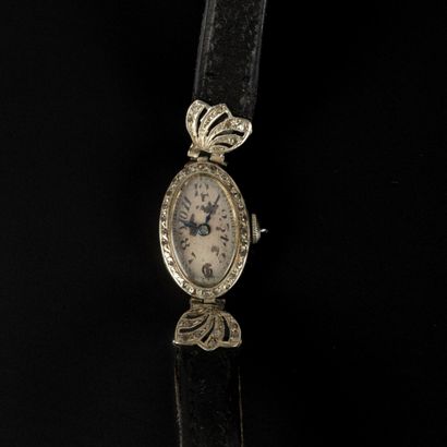 Ladies' watch in white gold, oval dial, circa...