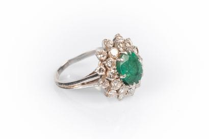 White gold or platinum ring set with an oval...